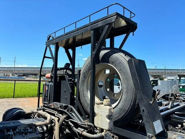 Mitsubishi Fuso FIGHTER 13