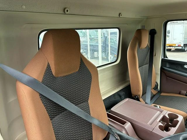 Hino RANGER 27