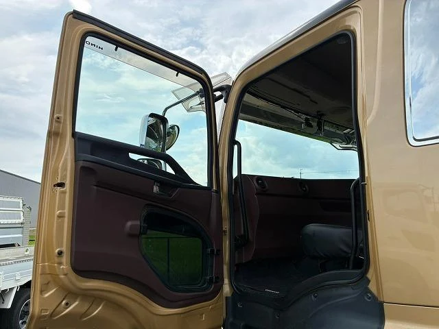 Hino PROFIA 48