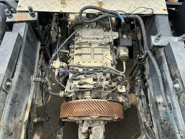Hino PROFIA 27