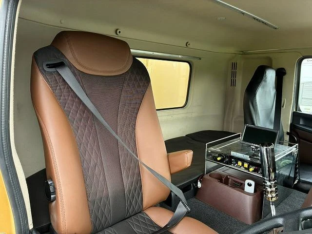 Hino PROFIA 43