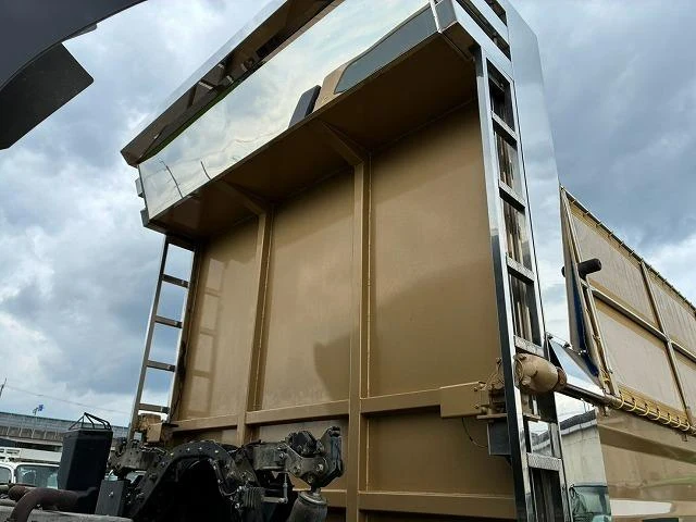 Hino PROFIA 16