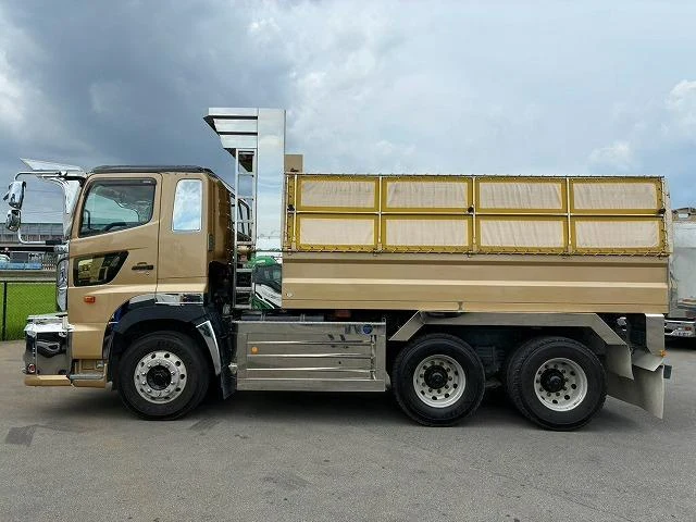 Hino PROFIA 8