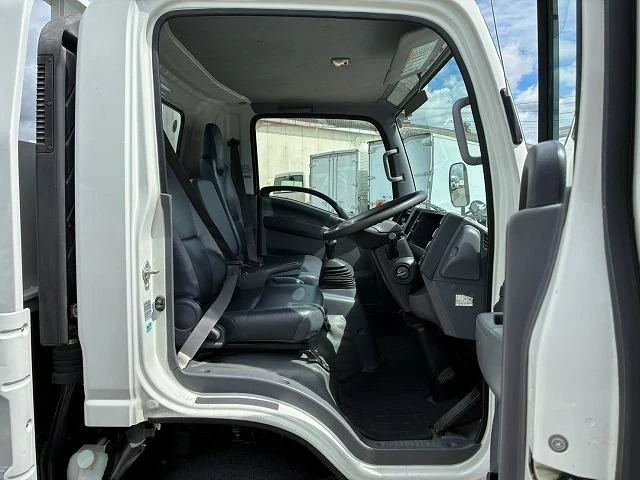 Isuzu ELF 19
