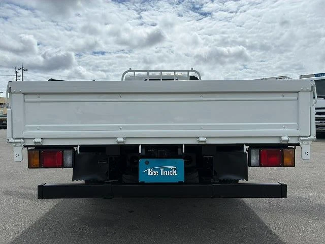 Isuzu ELF 13
