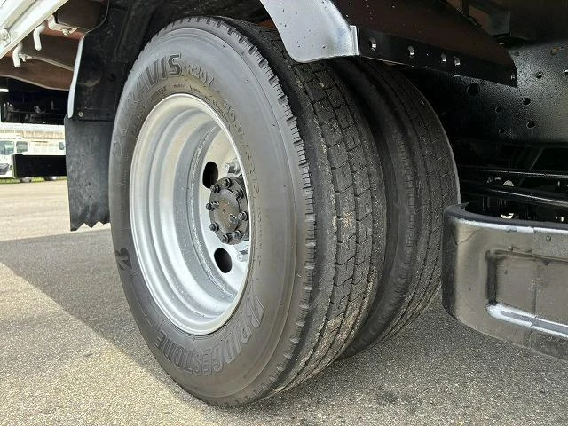 Isuzu ELF 42