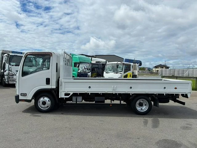 Isuzu ELF 8