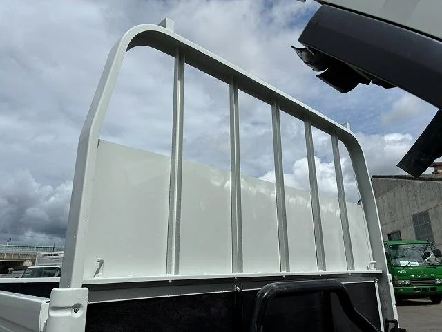 Isuzu ELF 12