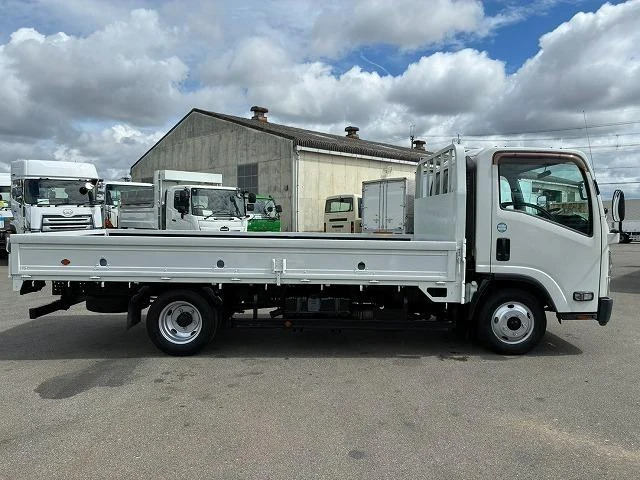 Isuzu ELF 9