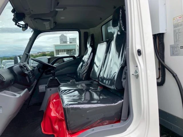 Hino DUTRO 13