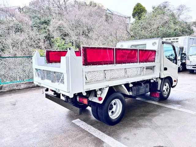 Hino DUTRO 7