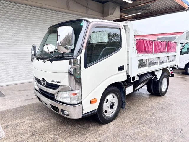 Hino DUTRO 4