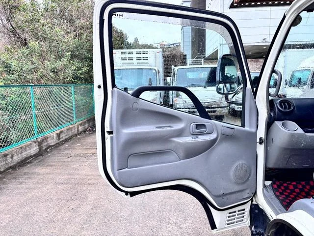 Hino DUTRO 40