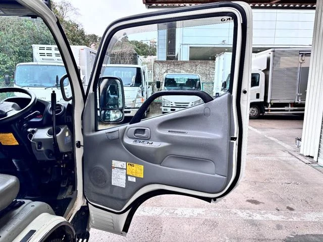 Hino DUTRO 28