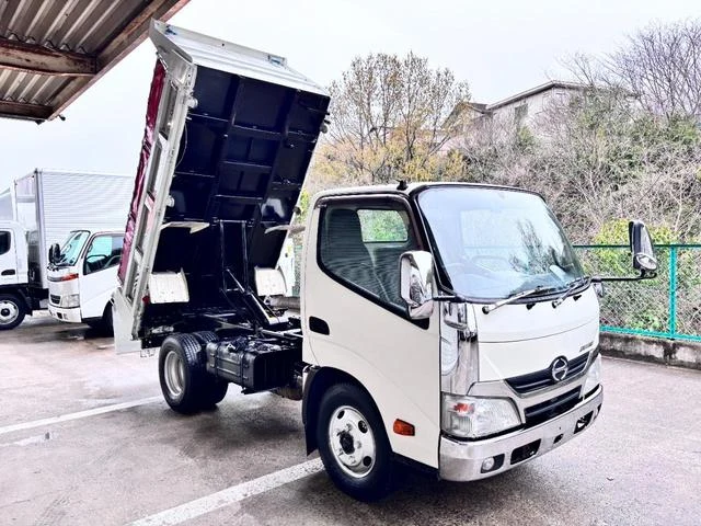 Hino DUTRO 18