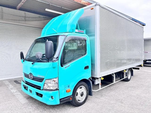 Hino DUTRO 4