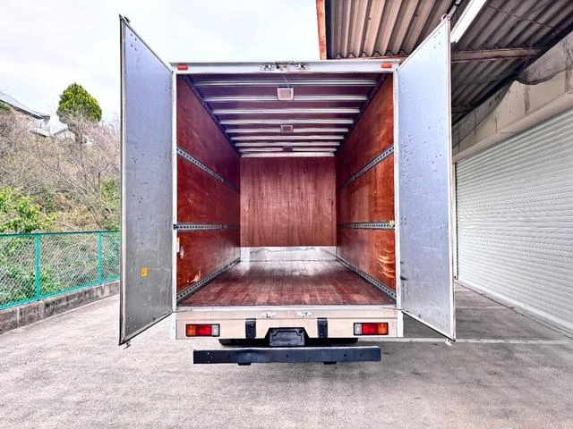 Hino DUTRO 8