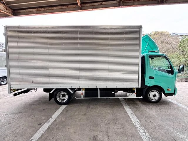 Hino DUTRO 18