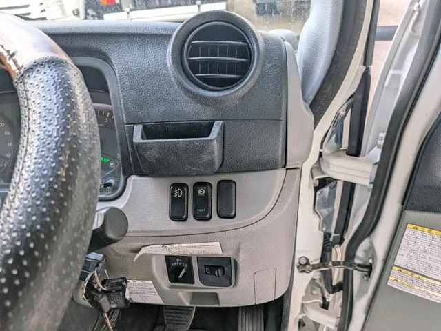 Mitsubishi Fuso CANTER 25