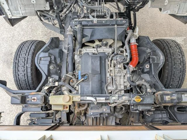 Mitsubishi Fuso CANTER 33