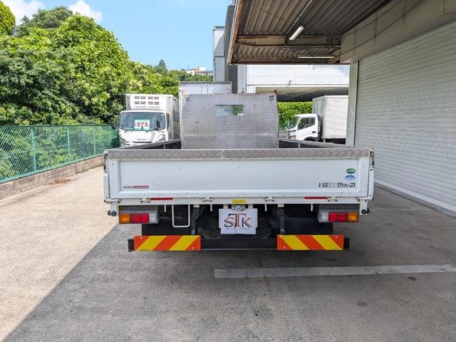 Mitsubishi Fuso CANTER 4