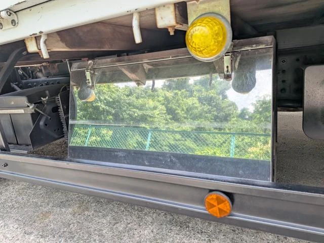 Mitsubishi Fuso CANTER 44