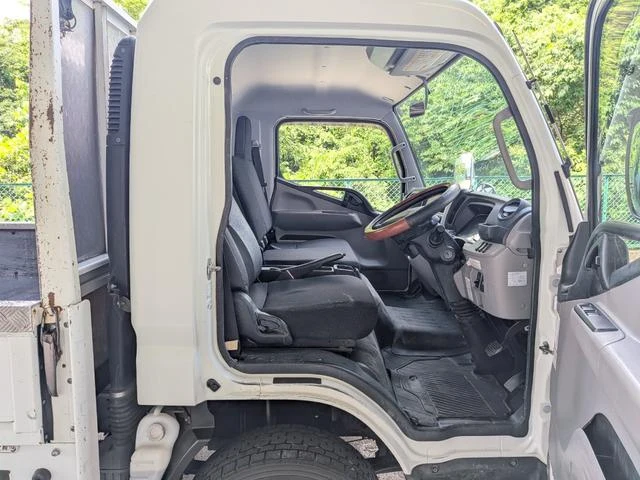 Mitsubishi Fuso CANTER 22