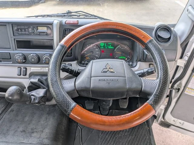Mitsubishi Fuso CANTER 23