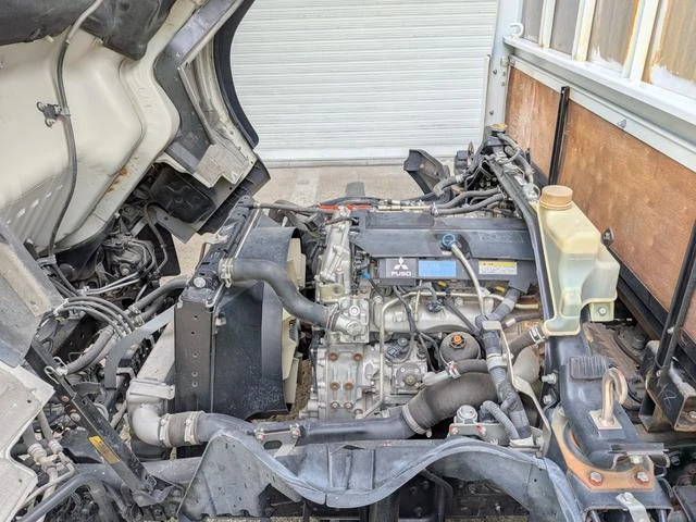 Mitsubishi Fuso CANTER 32