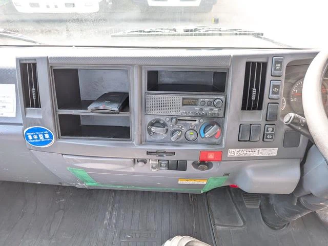 Isuzu ELF 30