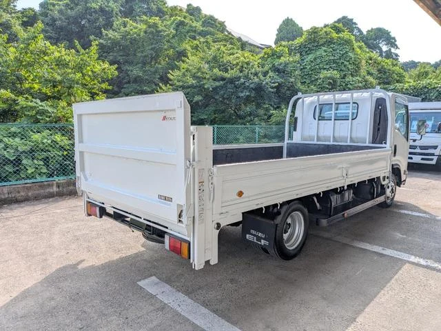 Isuzu ELF 7