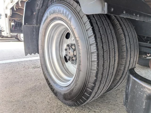 Isuzu ELF 52