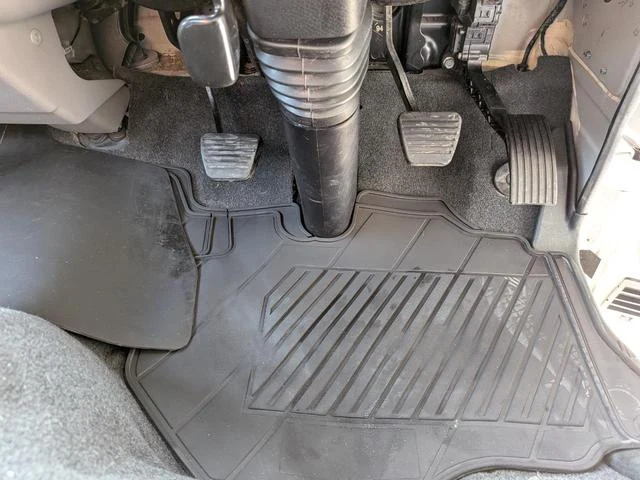 Mitsubishi Fuso CANTER 30