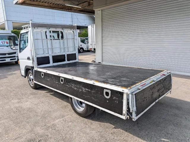 Mitsubishi Fuso CANTER 17
