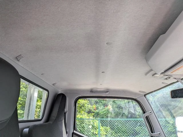 Mitsubishi Fuso CANTER 23