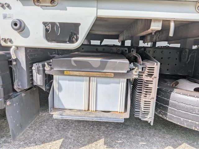Mitsubishi Fuso CANTER 48