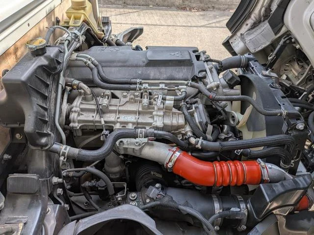 Mitsubishi Fuso CANTER 37
