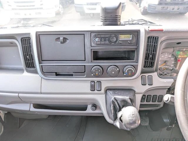 Mitsubishi Fuso CANTER 28