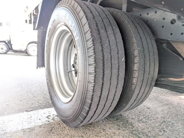Mitsubishi Fuso CANTER 52