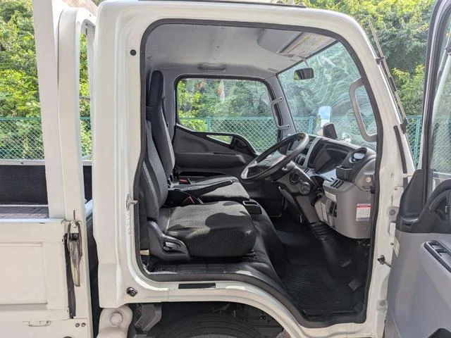 Mitsubishi Fuso CANTER 24