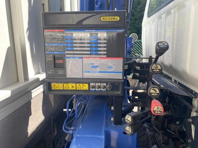 Mitsubishi Fuso CANTER 22