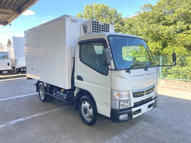 Mitsubishi Fuso CANTER 2