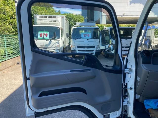 Mitsubishi Fuso CANTER 42