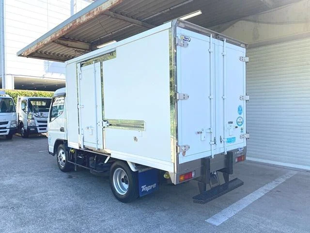 Mitsubishi Fuso CANTER 5