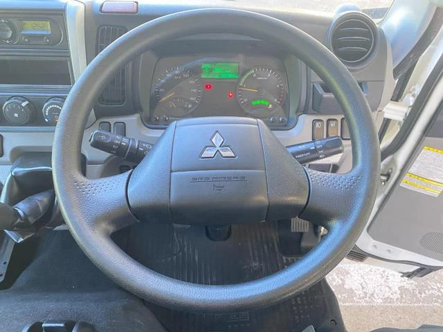 Mitsubishi Fuso CANTER 32