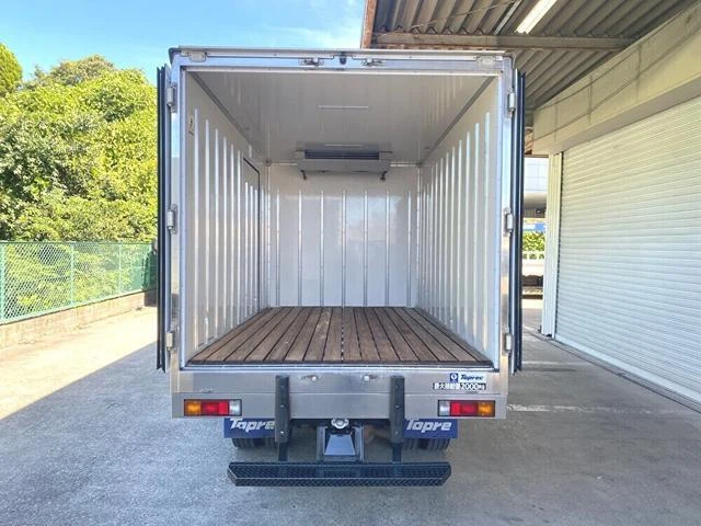 Mitsubishi Fuso CANTER 11