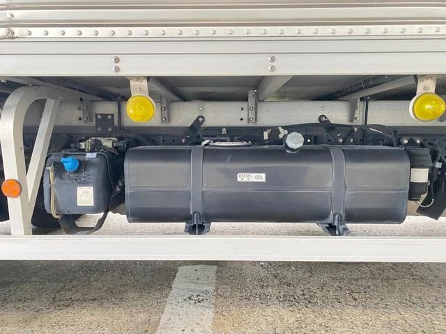 Mitsubishi Fuso CANTER 44