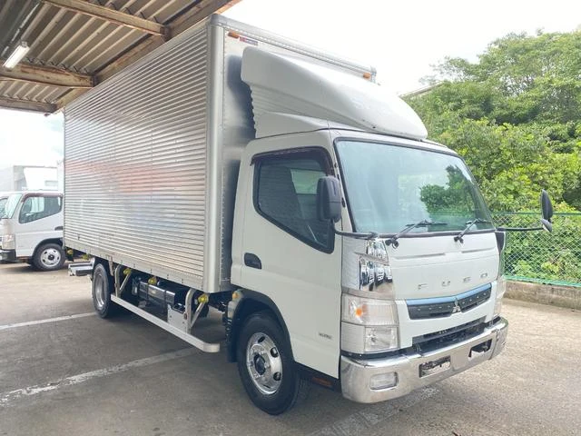 Mitsubishi Fuso CANTER 4