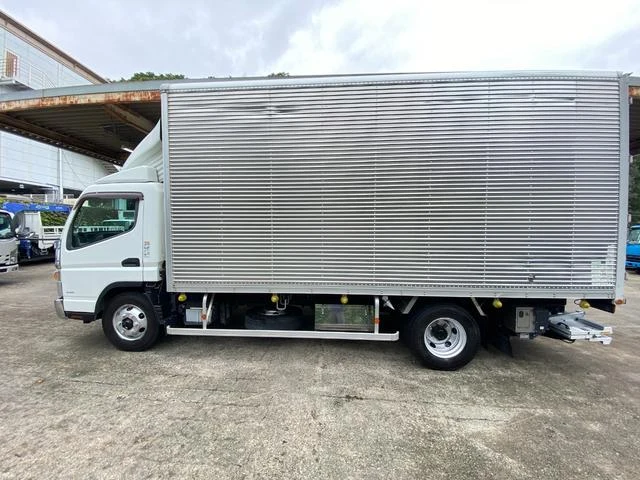 Mitsubishi Fuso CANTER 25
