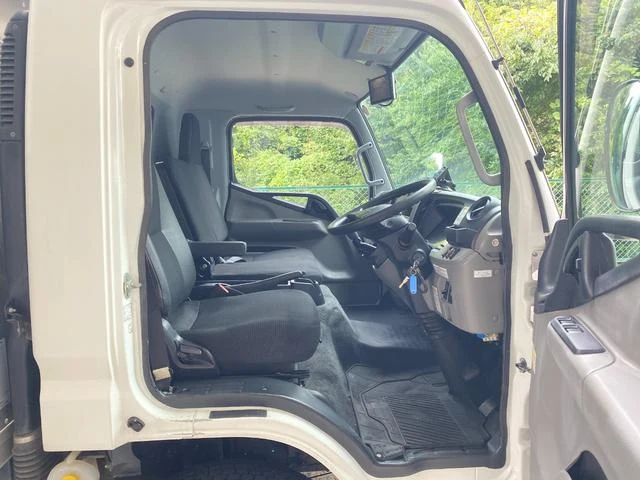 Mitsubishi Fuso CANTER 28